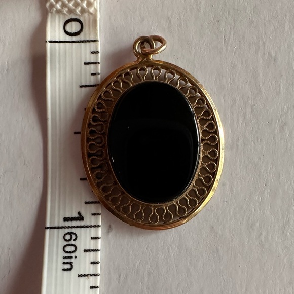 Vintage 1950s WINARD 12K GF Filigree Oval Black Onyx Pendant Yellow gold filled - Picture 2 of 8